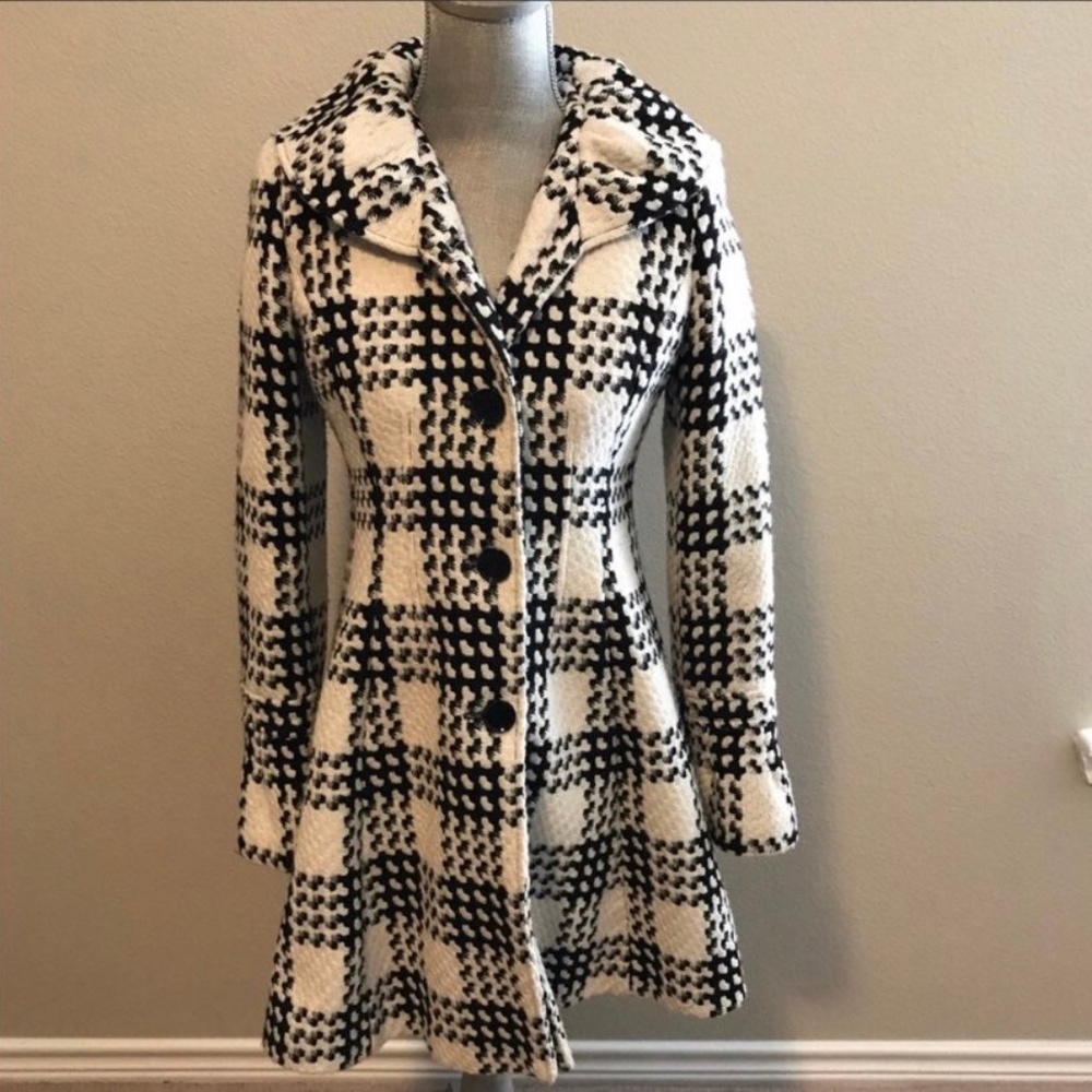 Black & White Express Houndstooth Coat